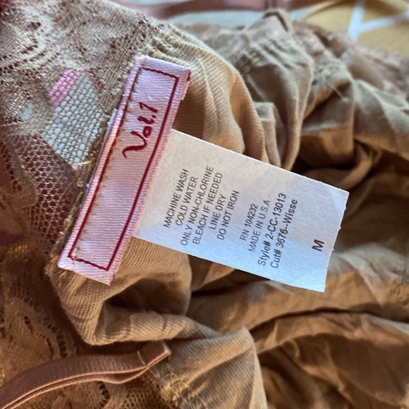 NWT vol 1 tank - Picture 6 of 7